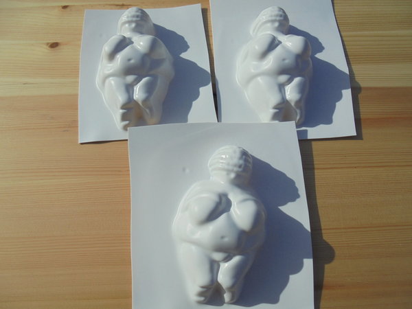 3 Formen Venus von Willendorf, Länge : 10 cm