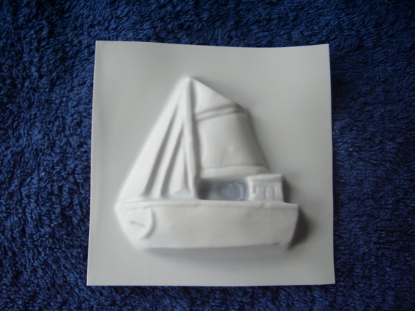 1 Segelboot mit Anker, Länge : 6,5 cm